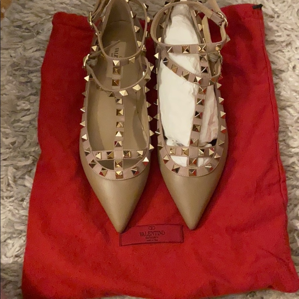 Valentino nude matte ballet flat